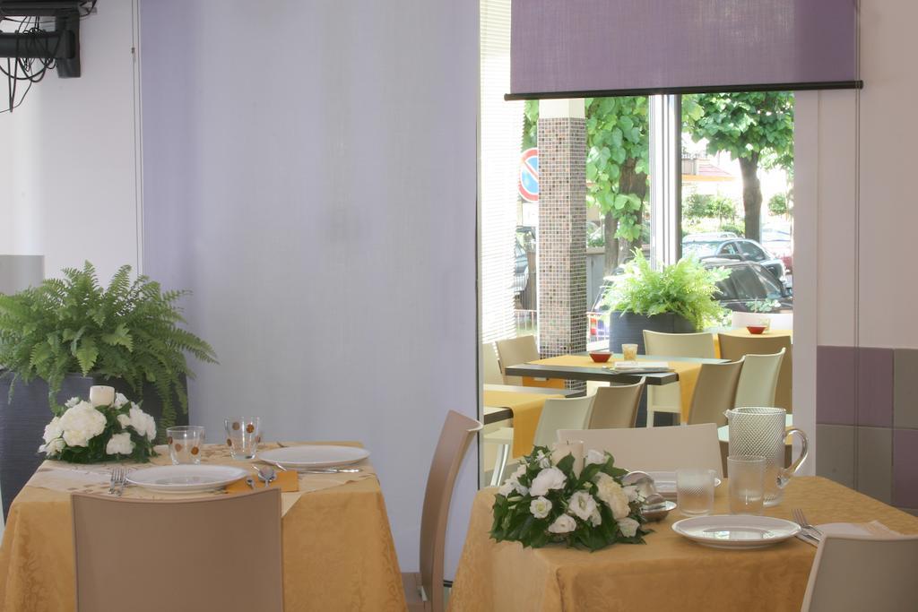 Hotel Villa Rossi 벨레지아아지마리나 외부 사진
